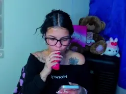 Amateur Adult Webcam of Emma_boo