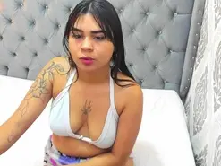 Amateur Live Sex Cam of LauraHillx