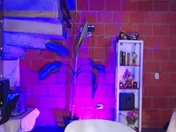 Amateur Live Sex of taniaqueen19