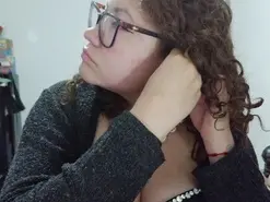 Amateur Adult Webcam of Curly_greeneyed