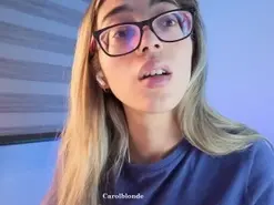Amateur Nude Webcam of carol_blonde