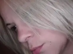 Amateur Adult Webcams of Hottye