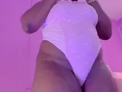 Amateur Sex Cam of LoveQueen2