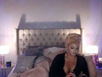 Bongacams Watch Live Sex Cams of xtinastar