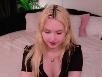 Bongacams Nude Webcam of LillyEyess