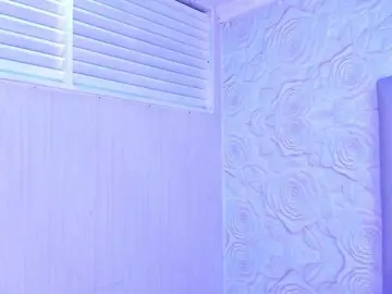 LyaDubois from bongacams