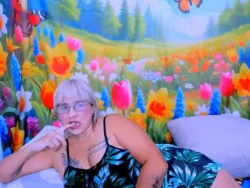 Bongacams Free Porn Cam of indianroxy