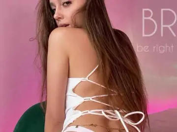 Bongacams Nude Webcam of MaybeBabeTV