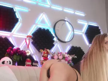 blondinochkaa from bongacams