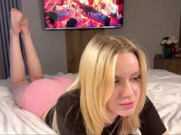 moonavelle from bongacams