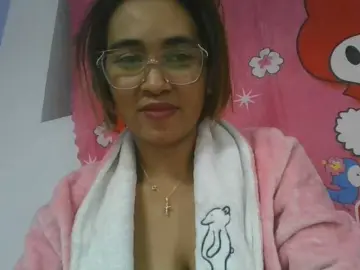 Lunah1a from bongacams