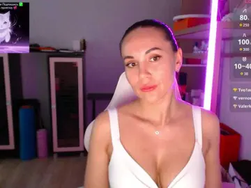 Bongacams Best live sex cam show of QWEENII