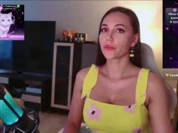 Bongacams Live Sex Cam of QWEENII