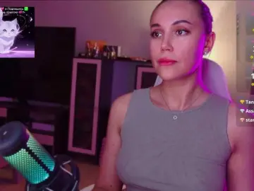 Bongacams Live Sex of QWEENII