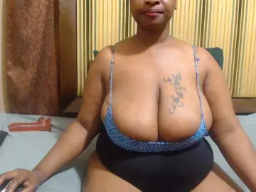 Bongacams Live Sex Cam of Bustytitsxx22