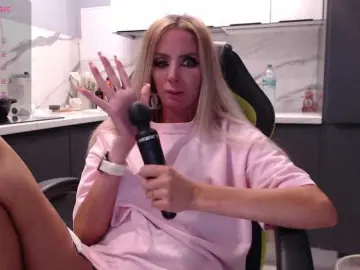 blondalina from bongacams