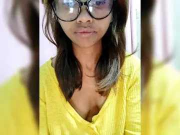 Faourymym from bongacams