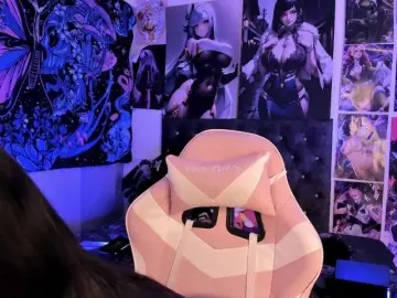 LanaKyutt from bongacams