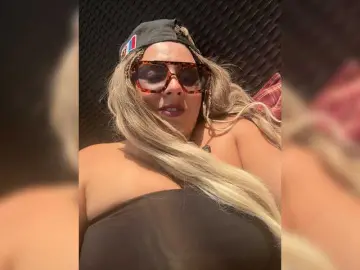 Bongacams Watch Live Sex Cams of ProseccoMood