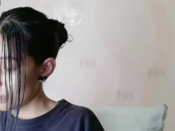 Bongacams Watch Live Sex Cams of yourcuteneighbourr