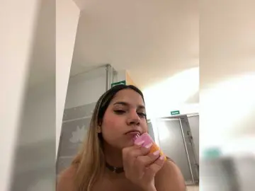 Bongacams Watch Live Sex Cams of MeganRosse1