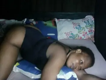 Queenmama from bongacams