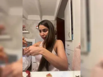 Bongacams Free Porn Cam of SallyeLeins