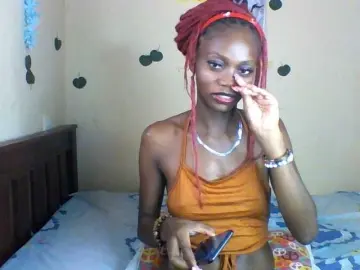 Bongacams Free Porn Cam of Luna-Noir