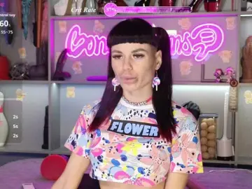 Youlalia from bongacams
