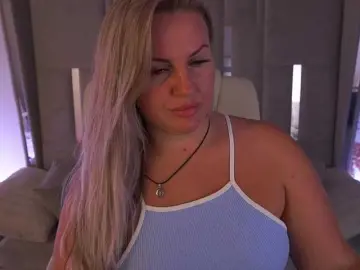 Bongacams Free Porn Cam of KiraCandyS