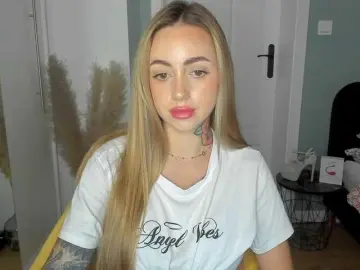 Bongacams Live Sex Cam of SEXYcoralie