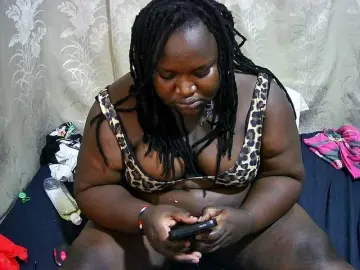 Bongacams Nude Webcam of chubby-cherry