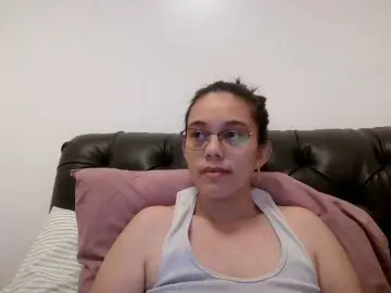 Bongacams Live Sex Cam of simplesindyxx
