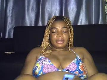 LuxeEmpress from bongacams