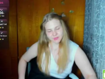 Emma-Frizea from bongacams