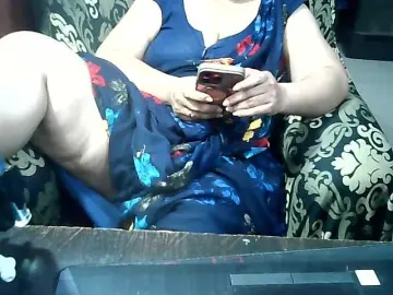 Bongacams Watch Live Sex Cams of Indianbhabhimilf40