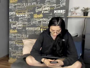Bongacams Nude Webcam of RavenBliss