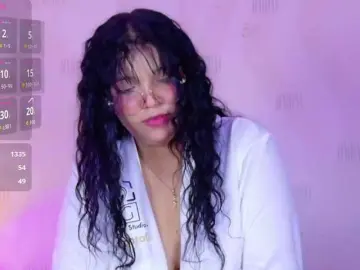 innocenthazel from bongacams