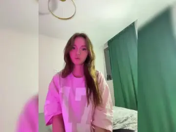 Bongacams Watch Live Sex Cams of OlivkaVif