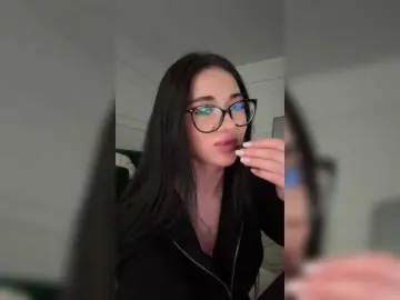 Bongacams Live Sex Cam of Chiaralovee