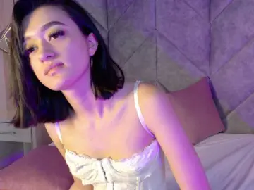 Bongacams Watch Live Sex Cams of LeahSaenz
