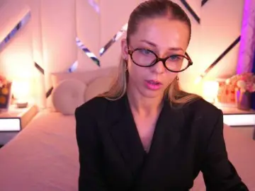 Bongacams Free Live Porn of LoveeDove