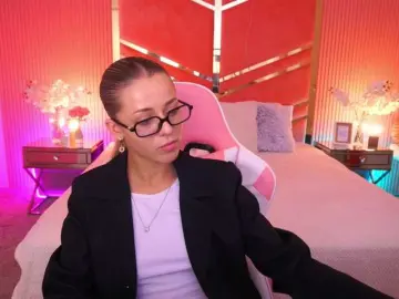 Bongacams Sex Cam of LoveeDove