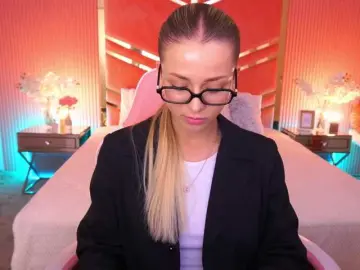 Bongacams Nude Webcam of LoveeDove