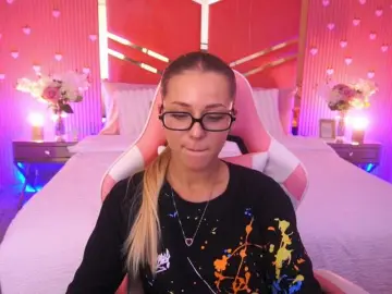 Bongacams Live Sex Cam of LoveeDove
