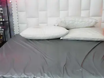 Bongacams Live Sex Cam of horny18girl