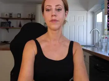 Bongacams Free Live Porn of stripmequick