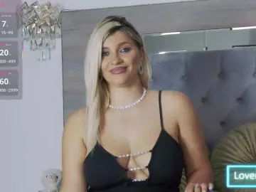 Bongacams Watch Live Sex Cams of lorehottie