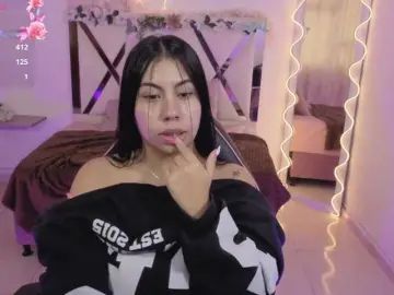 Bongacams Watch Live Sex Cams of ZURY-TAY
