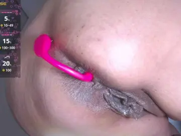 Bongacams Live Sex Cam of HotMilfSquirt